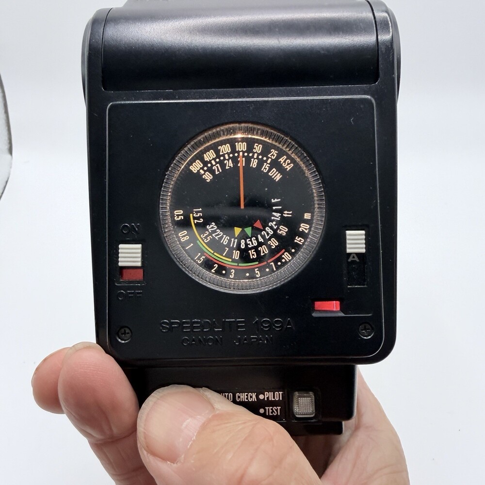 Vintage Canon Speedlite 199A Shoe Mount Flash Photography Equipment - Picture 5 of 16